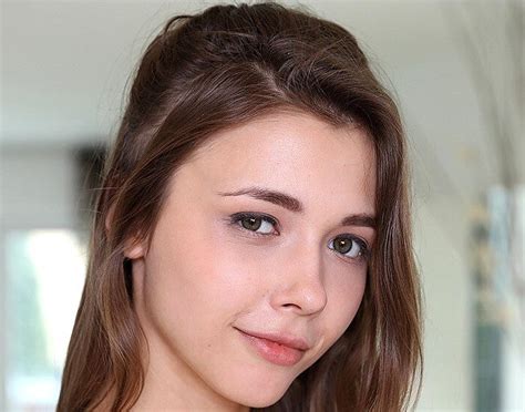 mila azul vr